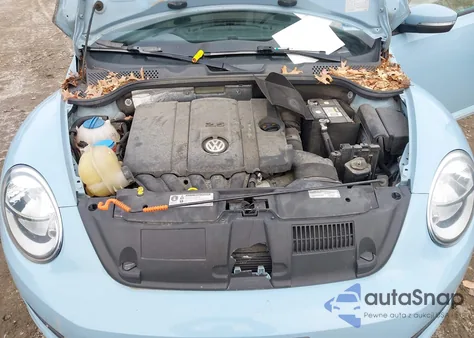 2014 Volkswagen Beetle 2.5L from USA, damaged, VIN 3VWJP7AT8EM612093